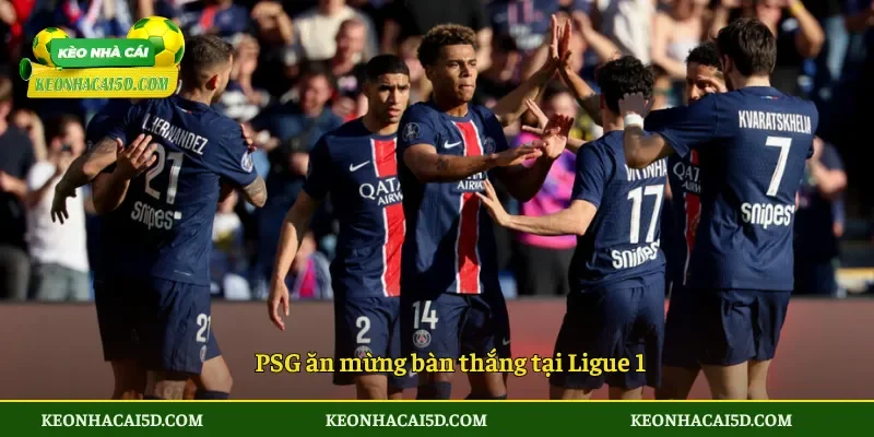 PSG ăn mừng bàn thắng tại Ligue 1
