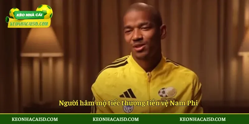 Người hâm mộ tiếc thương tiền vệ Nam Phi